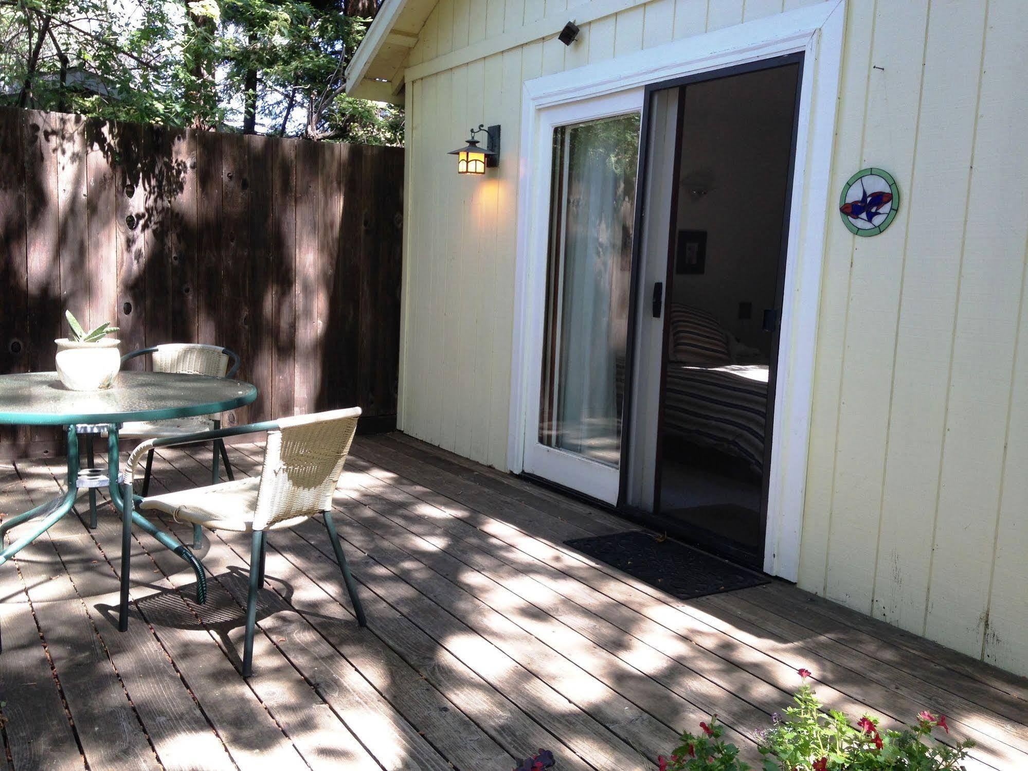 Backyard Garden Oasis Bed and Breakfast Middletown Eksteriør billede